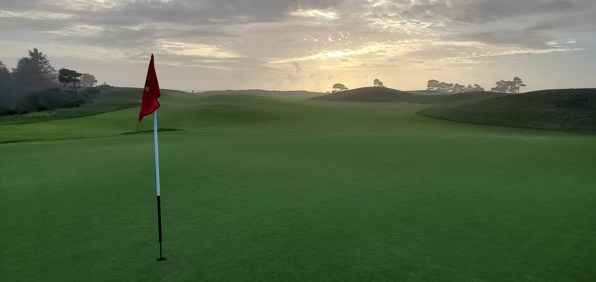 Arrival-Day Golf: When to Play and When to Wait