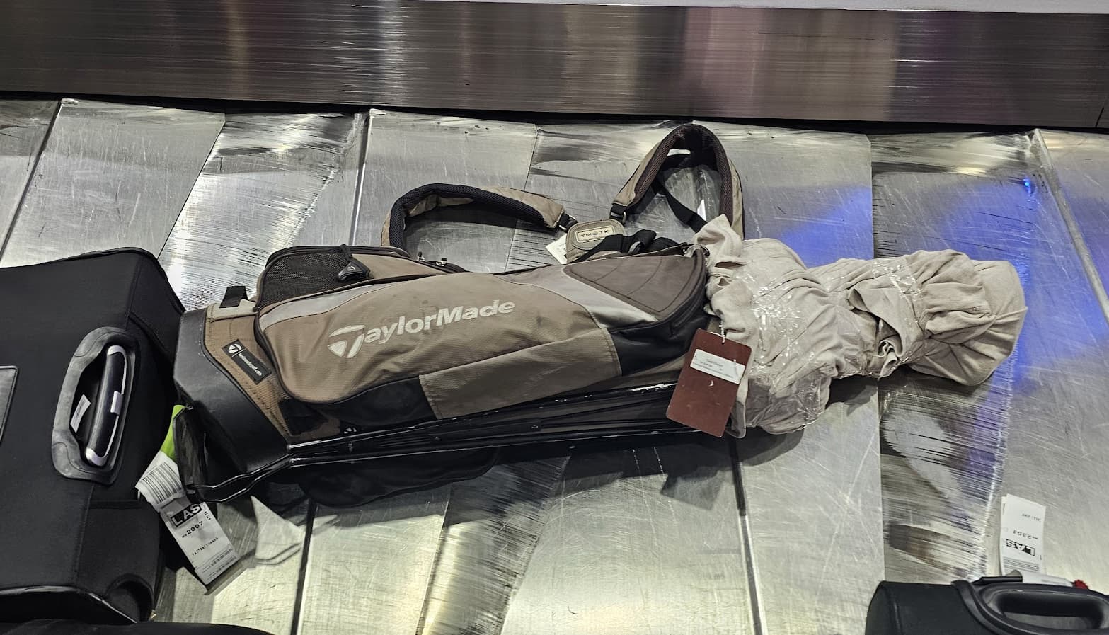 Ship the Clubs or Fly With Them: The Captain's Cost-Benefit — photo 1
